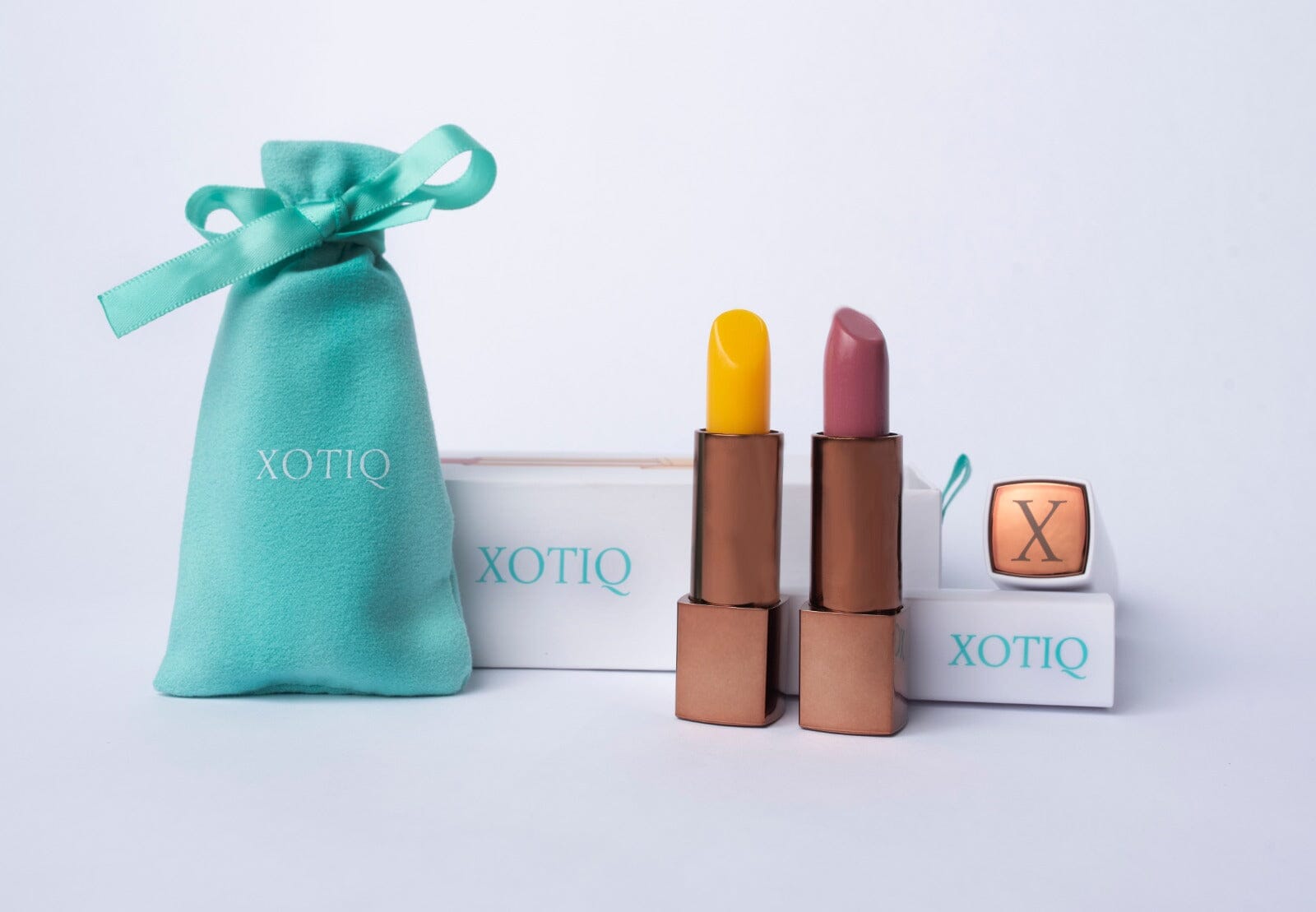 Premium Organic Vitamin C + Hemp Seed Oil Antioxidant Lip Treatment Set XOTIQ Cosmetics 